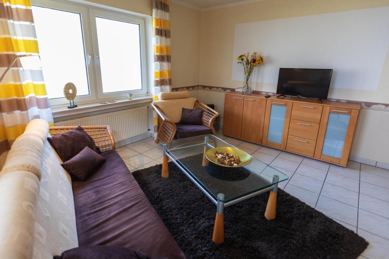 Haus Flora - Ferienwohnungen Кохем Экстерьер фото