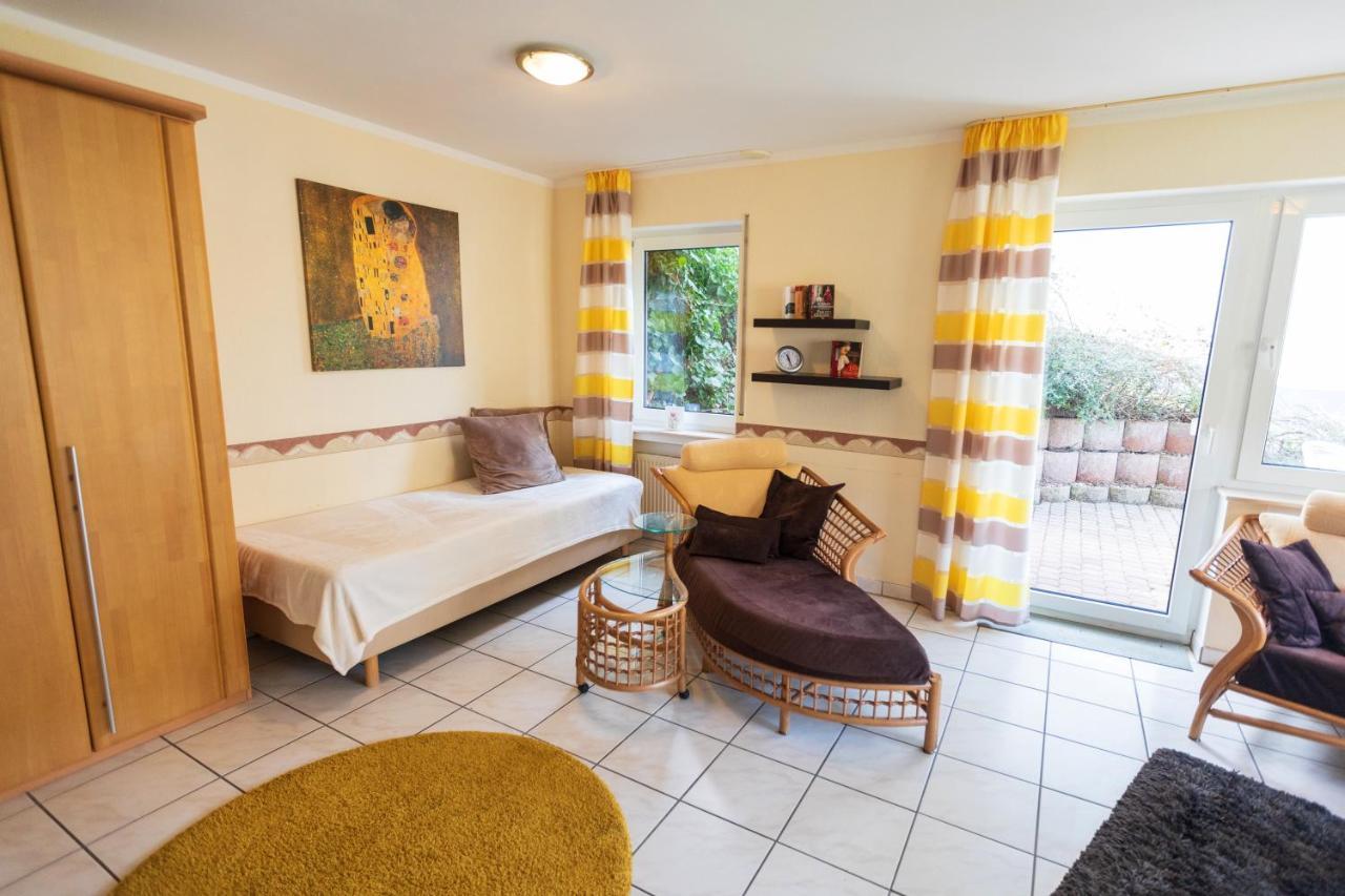 Haus Flora - Ferienwohnungen Кохем Экстерьер фото
